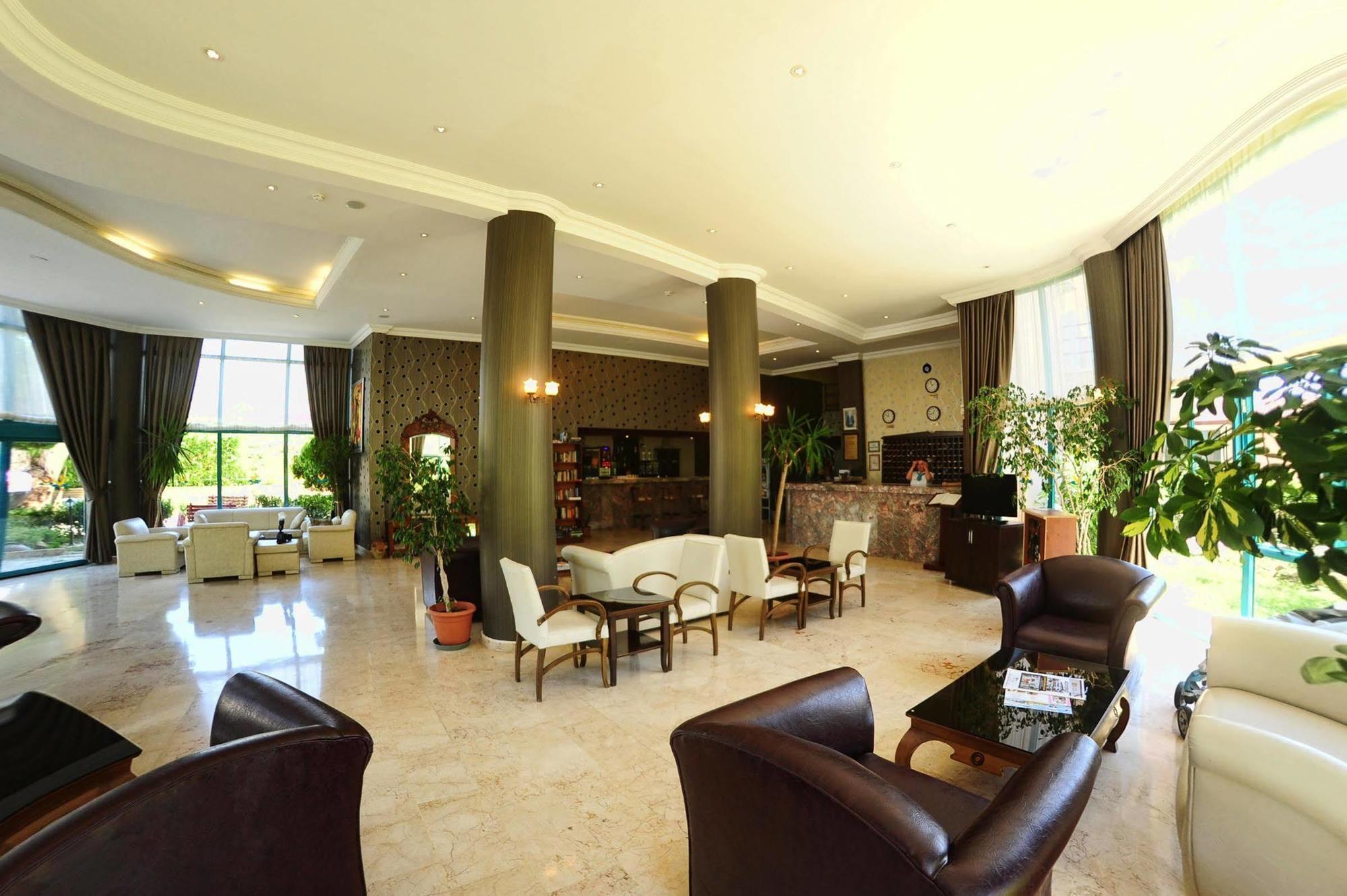 Grand Uysal Beach & Spa Hotel Alanya Bagian luar foto