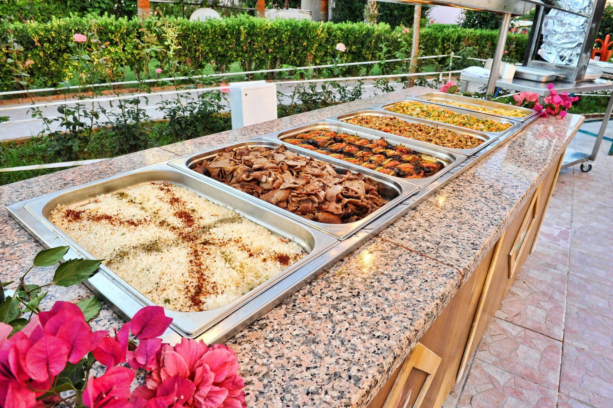Grand Uysal Beach & Spa Hotel Alanya Bagian luar foto