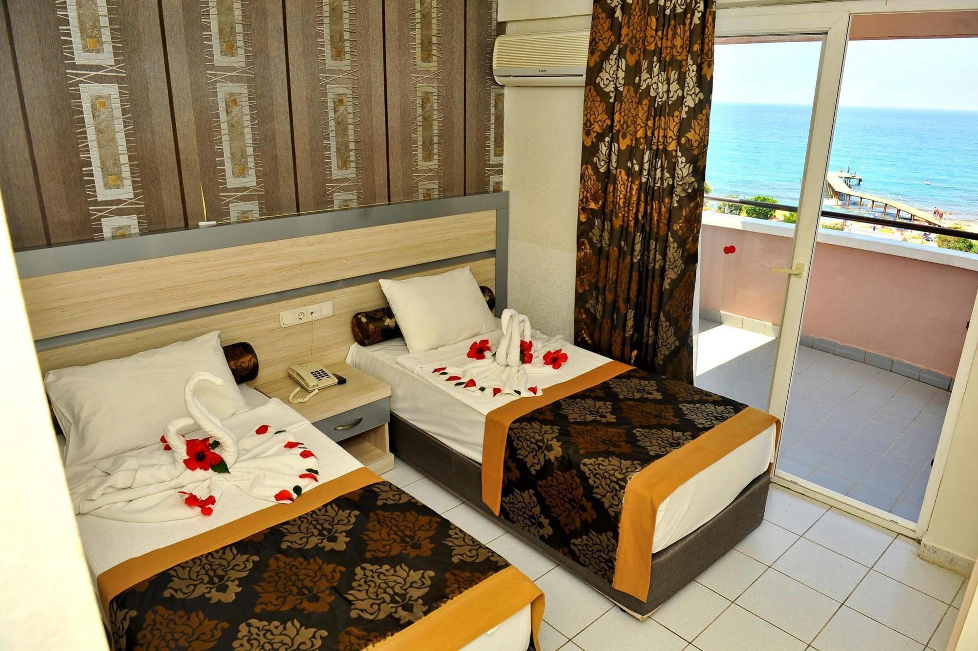 Grand Uysal Beach & Spa Hotel Alanya Bagian luar foto