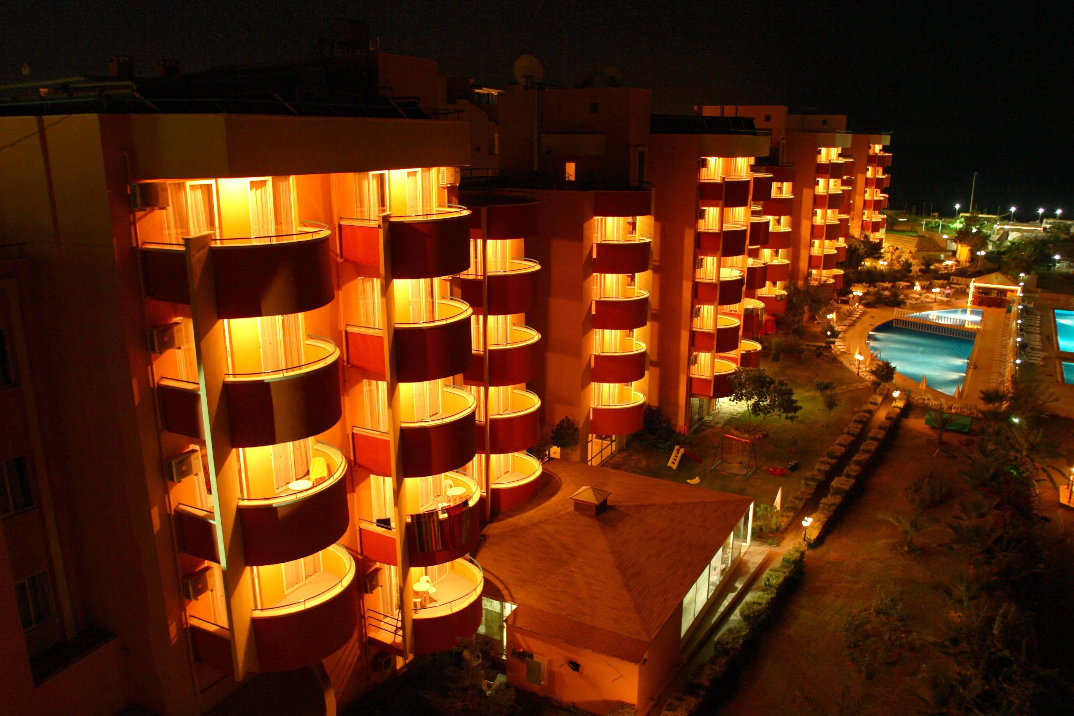 Grand Uysal Beach & Spa Hotel Alanya Bagian luar foto