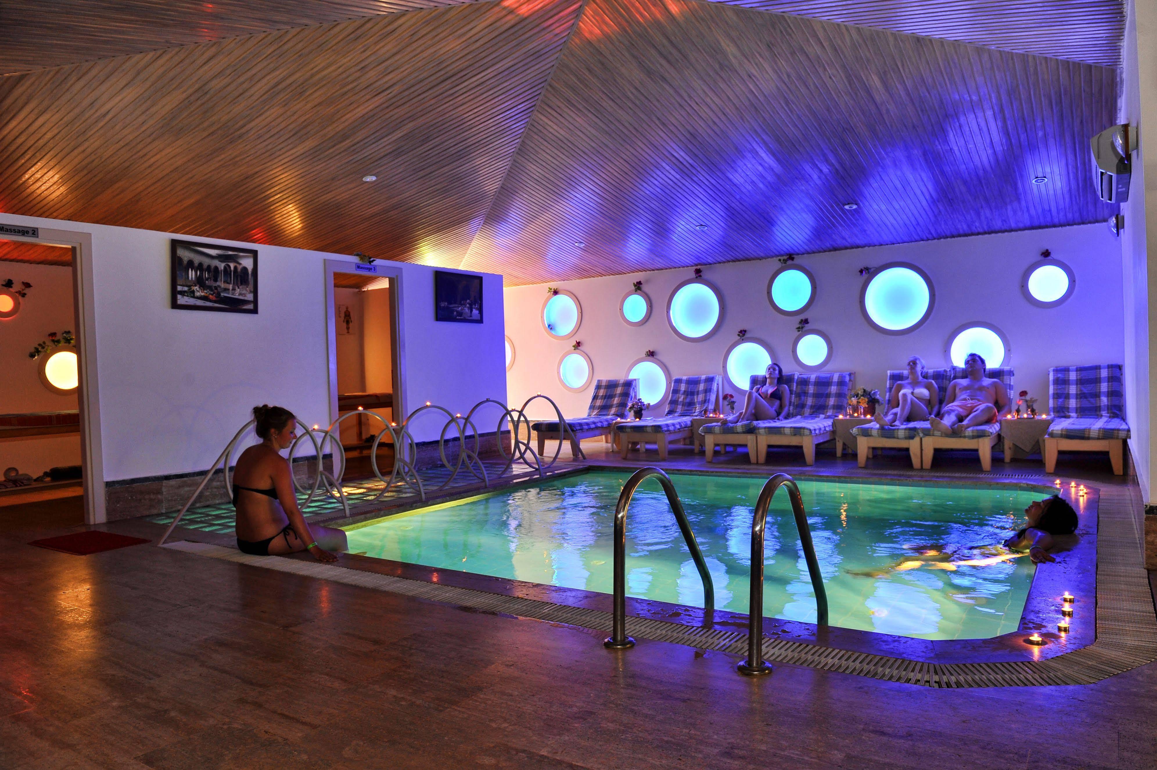 Grand Uysal Beach & Spa Hotel Alanya Bagian luar foto