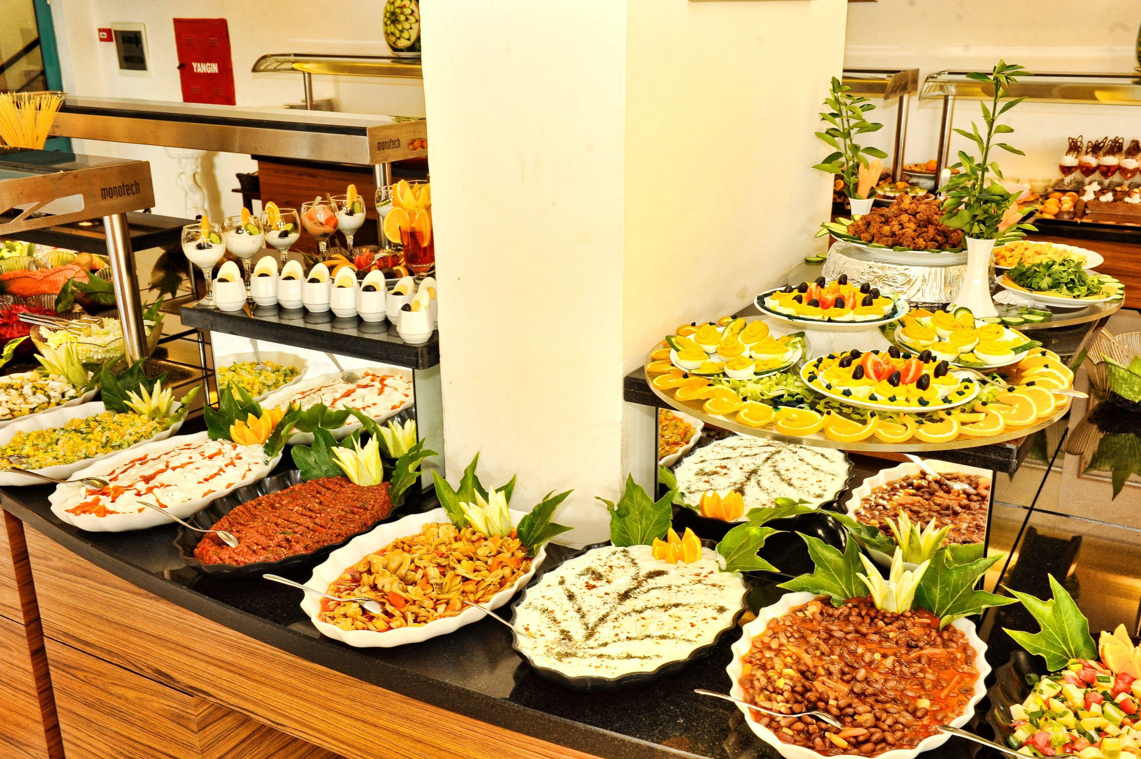 Grand Uysal Beach & Spa Hotel Alanya Bagian luar foto